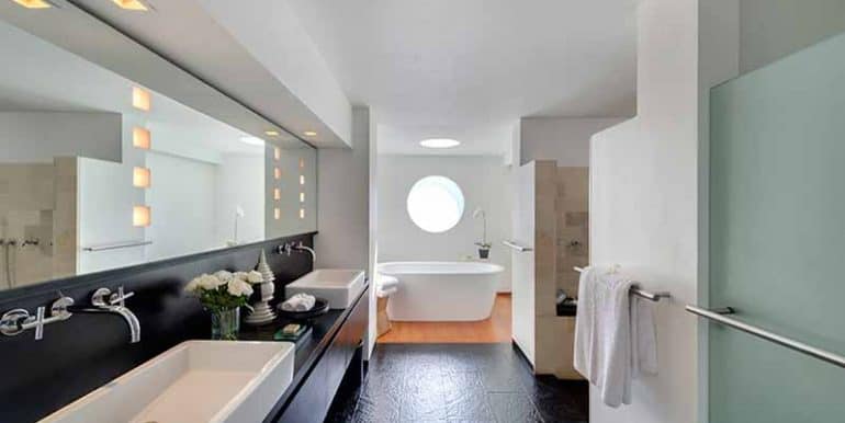 Villa-Master-ensuite